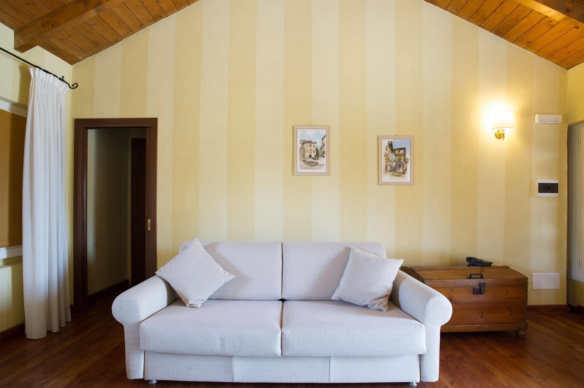 Invorio Inferiore Tenuta Montezeglio Country Family House מראה חיצוני תמונה
